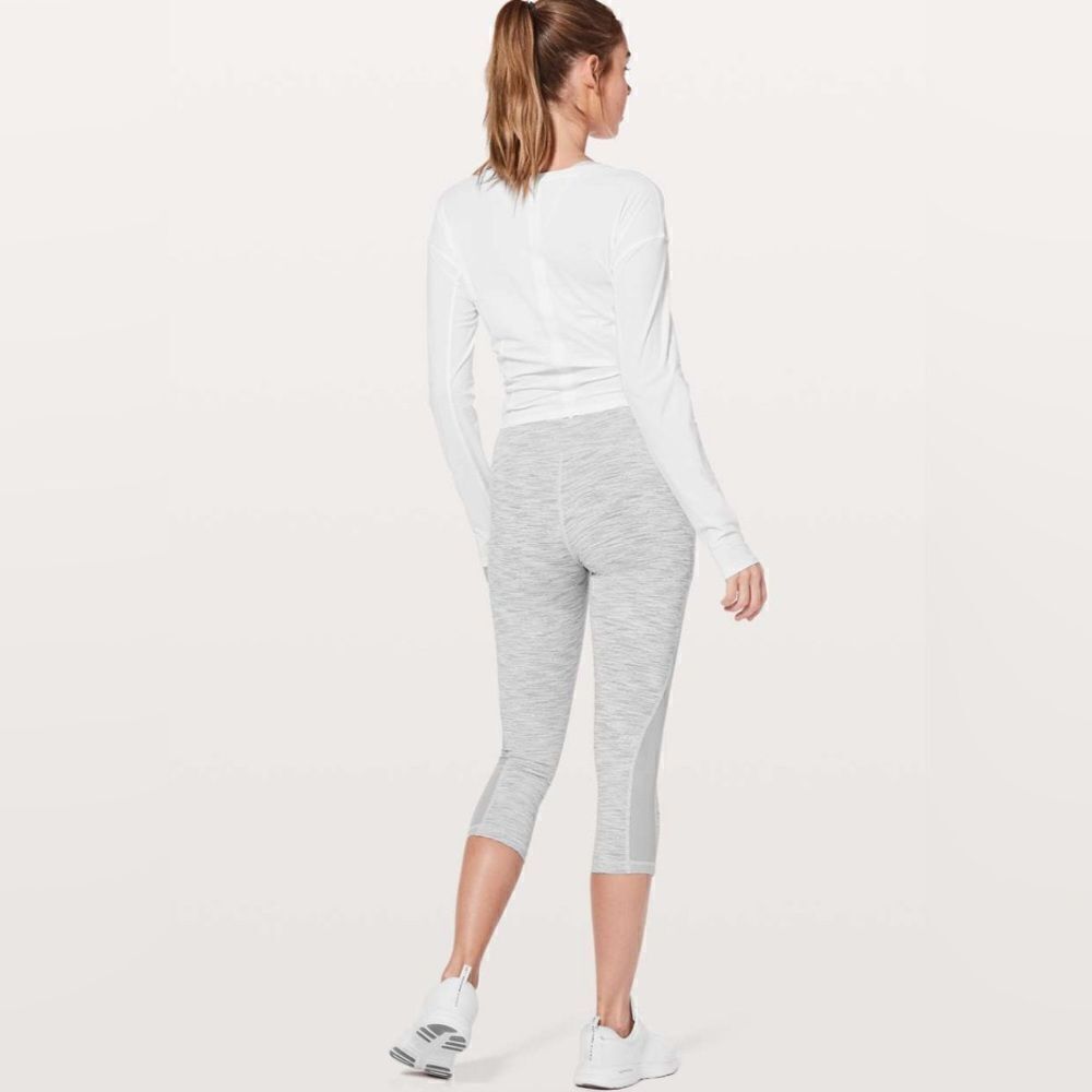 Lululemon train times crop wee are from space ice grey alpine white size 4 - Picture 2 of 6
